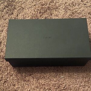 Authentic Dior Elegant Black Gift Box with sunglasses holder and cloth new